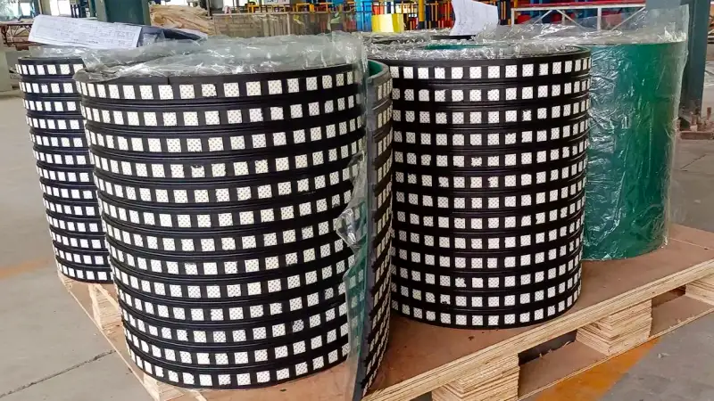 Conveyor pulley lagging rubber