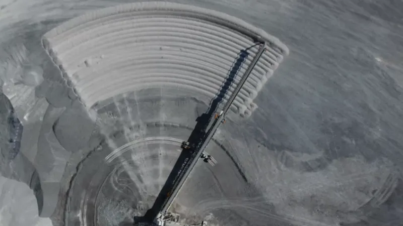 mobile radial stacking conveyor