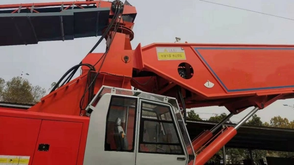 mobile concrete placing machine