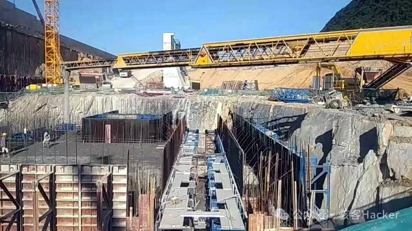 mobile concrete placing machine