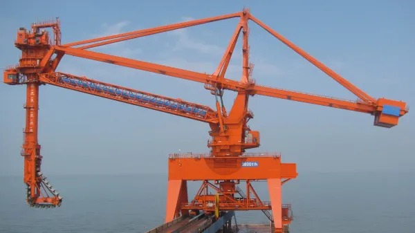 chain bucket ship unloader