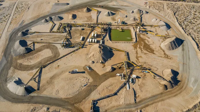 portable transfer conveyor for processing equipment linking