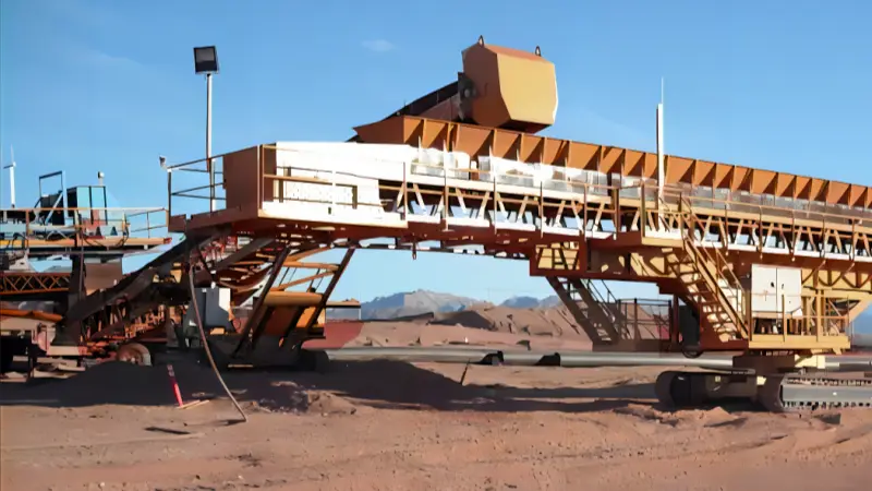 Tracked Belt Conveyor for Feeding Bridge Conveyor